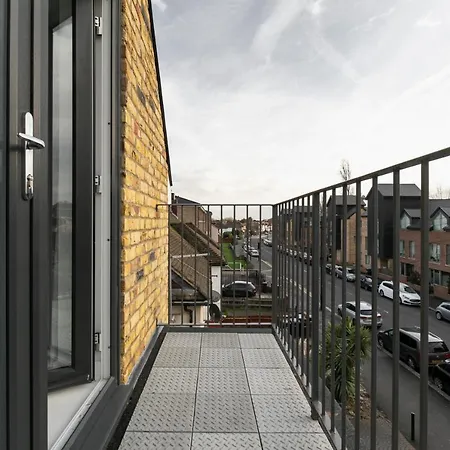 Apartment Skyvillion - London Chase With Parking & Wifi Enfield