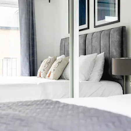 Apartment Skyvillion - London Chase With Parking & Wifi Enfield