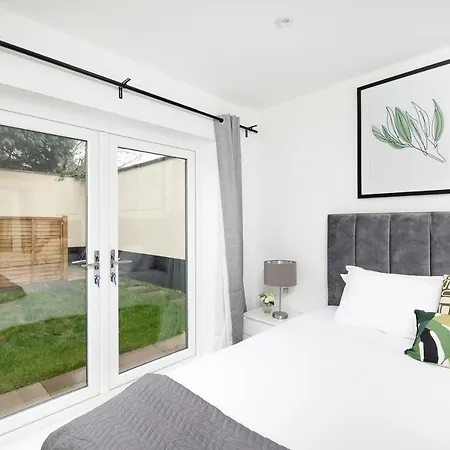 Apartment Skyvillion - London Chase With Parking & Wifi Enfield