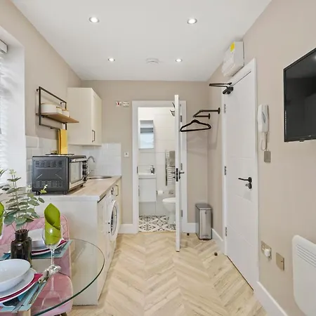 דירה Boutique Heathrow Studio's - Parking - Garden *
