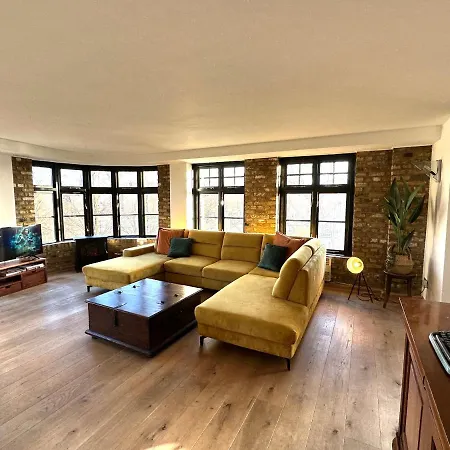 Deluxe Penthouse Riverside View 2 Bedroom Flat With Lift - Old Industrial Factory Warehouse Londýn