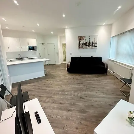 Alarabi Apartments-two Bedrooms * Croydon