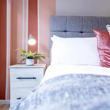 Luxurious Hackney Near Train Station Vakantiehuis *