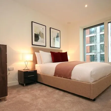 Riverside Minutes From Elizabeth Line * لندن