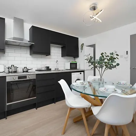 Stunning Duplex Near Canary Wharf & O2 & Views *