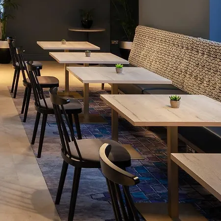 Leonardo London 4*