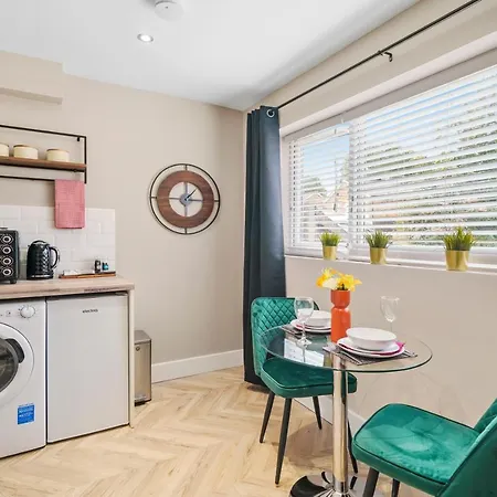 דירה Boutique Heathrow Studio's - Parking - Garden