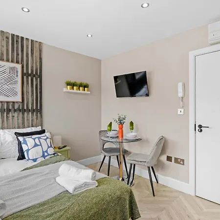 Boutique Heathrow Studio's - Parking - Garden * Harmondsworth