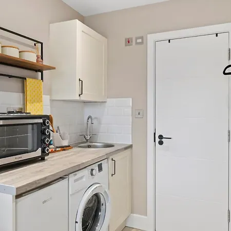 Boutique Heathrow Studio's - Parking - Garden *