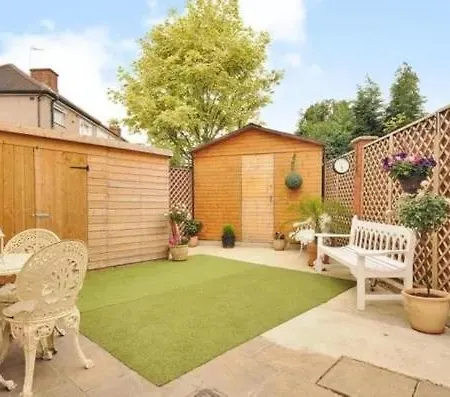 Tj Homes - Luxury With Garden View - Next To Tube Station London