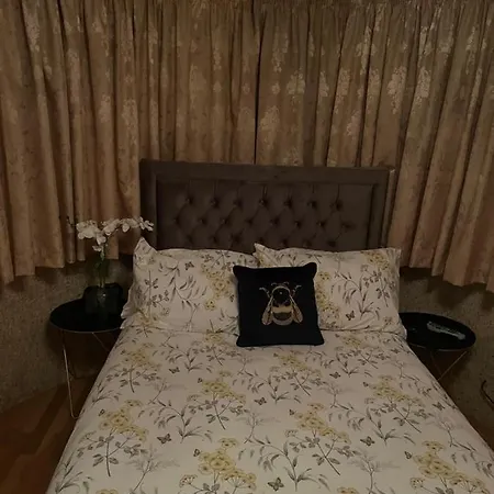 Tj Homes - Luxury With Garden View - Next To Tube Station London * Ruislip