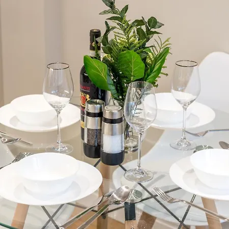 Westfield 2 Bedroom Near Notting Hill * Londres