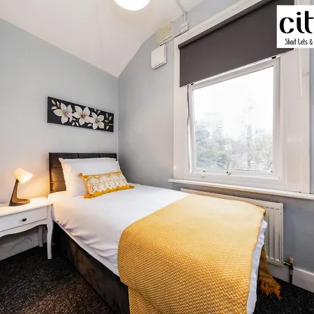 Casa vacanze Four Bedroom House By Citipad - Easy Access To London Bridge, Victorica, St Pancres Station