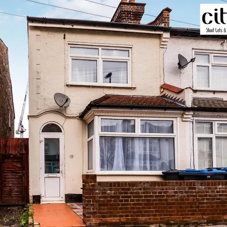 Four Bedroom House By Citipad - Easy Access To London Bridge, Victorica, St Pancres Station Croydon