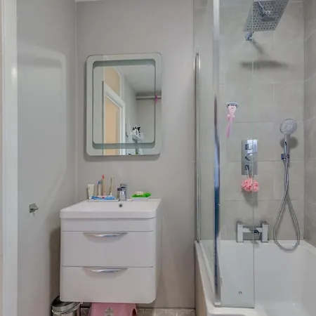 Charming Angel Maisonette * London
