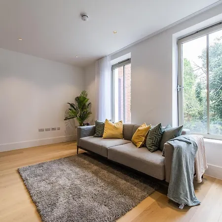 Stunning Building, Walking Distance To Broadway Tube! Appartement Ealing