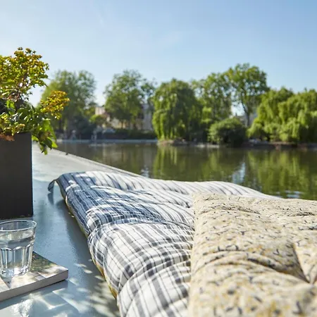 Boutique Barges Botel