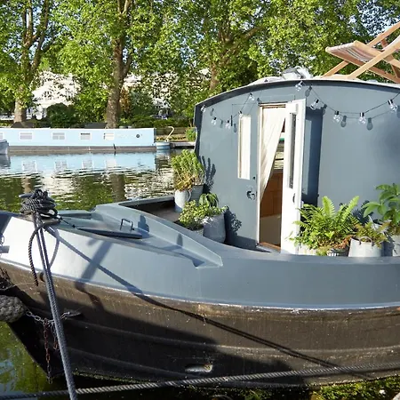 Botel Boutique Barges *