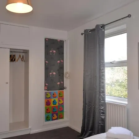 Zone 2, 2 Bedroom House Londres