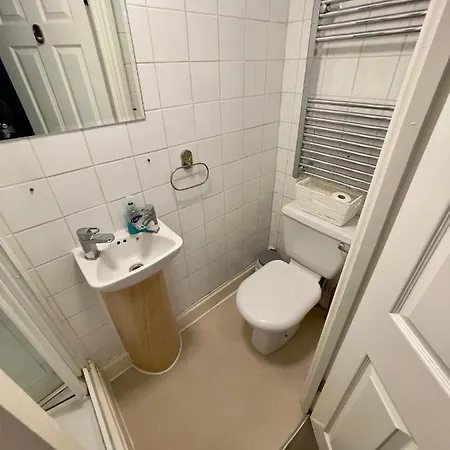 Apartment Live In Kensington