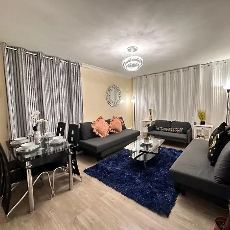 Posh 2-bedroom, Living Room, Kitchen & 1.5 Bathroom