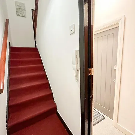 210 Coldharbour Lane