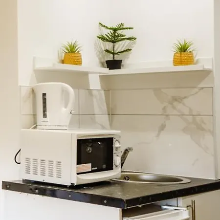 West Drayton Stays Guest house *