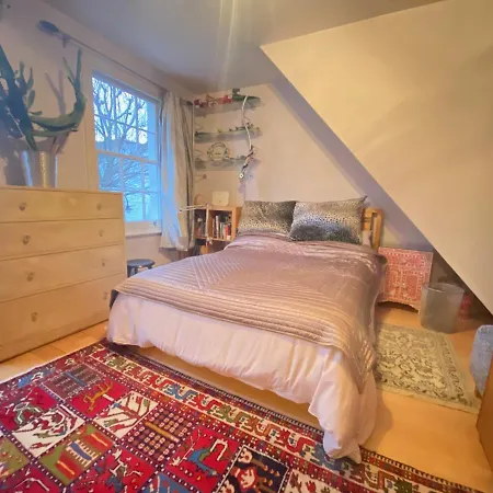 The Blue Door Homestay London