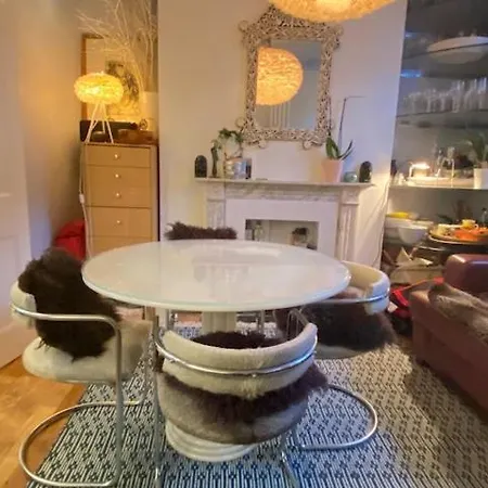 Homestay The Blue Door London