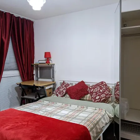 Travelstop #london-ealing London