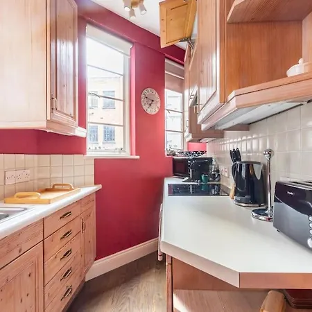 Luxurious Warm Of 70m2 On Sloane Street * Londýn