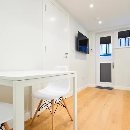 Hotel apartamentowy Sale Place Serviced By Concept *