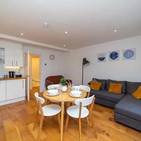 Beautiful 1bd On The King's Road Chelsea Apartment