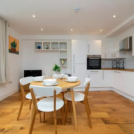 Beautiful 1bd On The King's Road Chelsea Apartment *