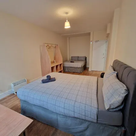 Affordable In Shared Flat, Bridge * London