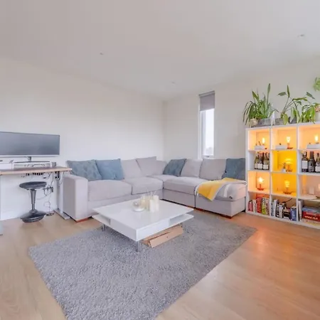 Apartment Modern 2 Bedroom Flat In Elephant And Castle *