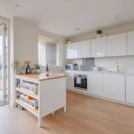 Modern 2 Bedroom Flat In Elephant And Castle Apartment