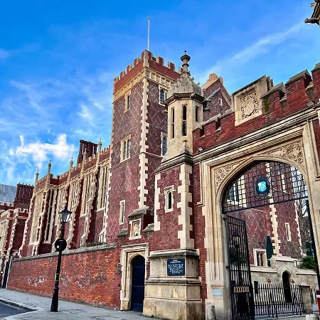 Superior Entire Between St Pauls Cathedral And Covent Garden * London