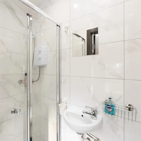 West Drayton Stays Guest house