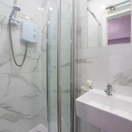 West Drayton Stays Guest house