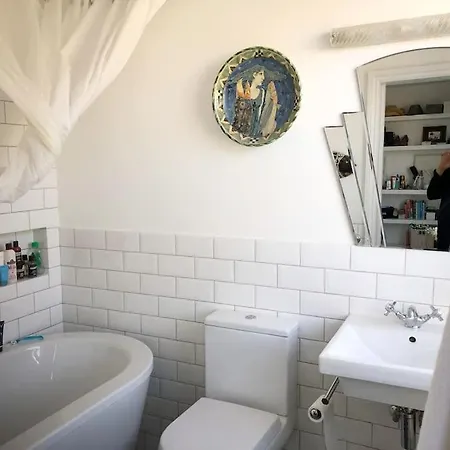 Stunning Richmond Maisionette With Rooftop Patio Apartment *