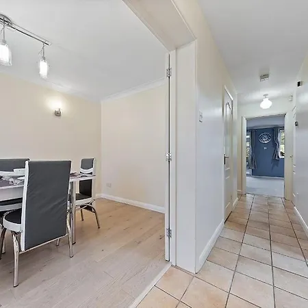 Flourish - Footbury House - * Orpington
