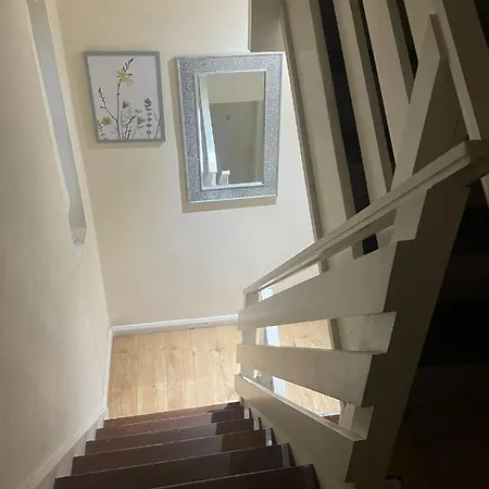 Double A Guest * Thamesmead (Greater London)
