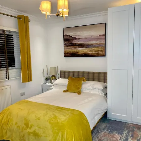 Homestay En-suite Cheerful Room.