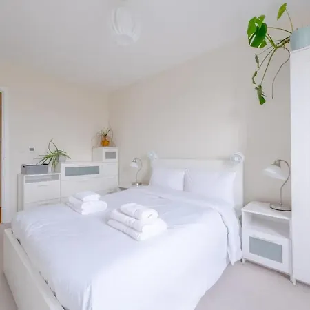 Modern 2 Bedroom Flat In Elephant And Castle * London
