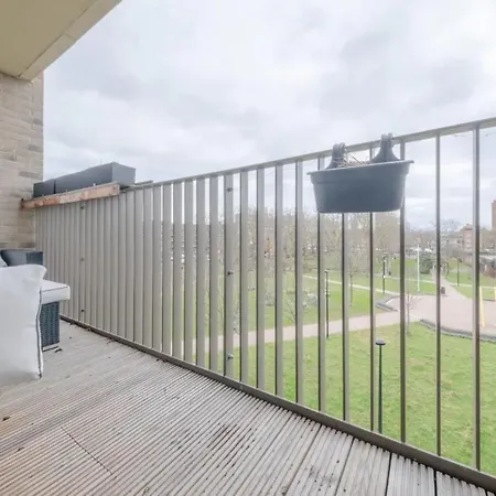 Modern 2 Bedroom Flat In Elephant And Castle