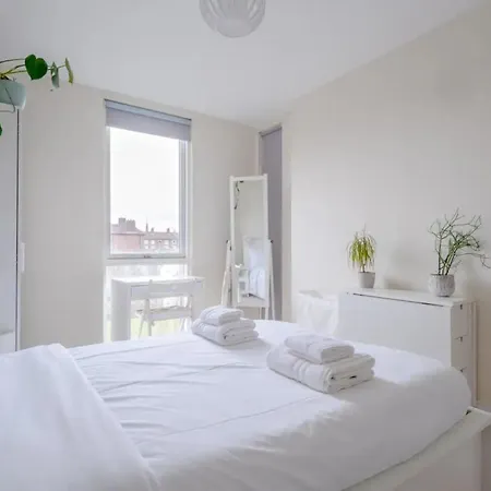 Modern 2 Bedroom Flat In Elephant And Castle * London