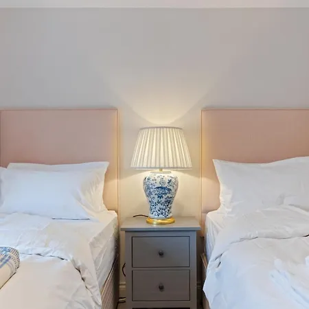 דירה Bright & Cosy Gem ~ Battersea Park View ~ King Bed *