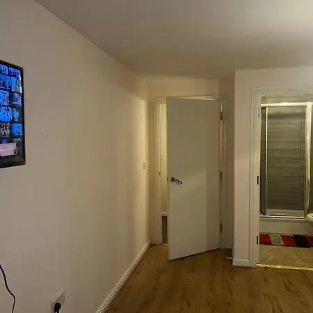 Spacious 2-bed In Abbey Wood, Greenwich Apartment Abbey Wood