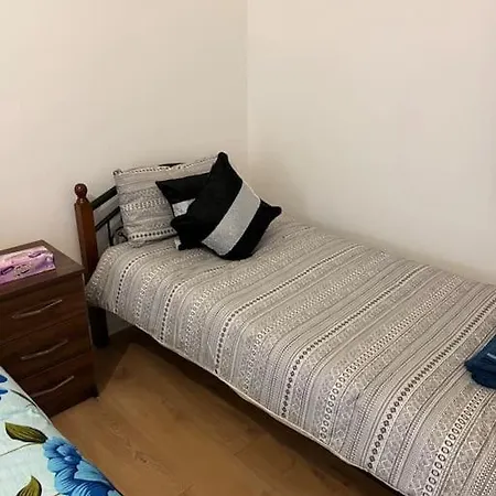 Apartmán 004- Brand New 1 Bedroom F1 Ealing
